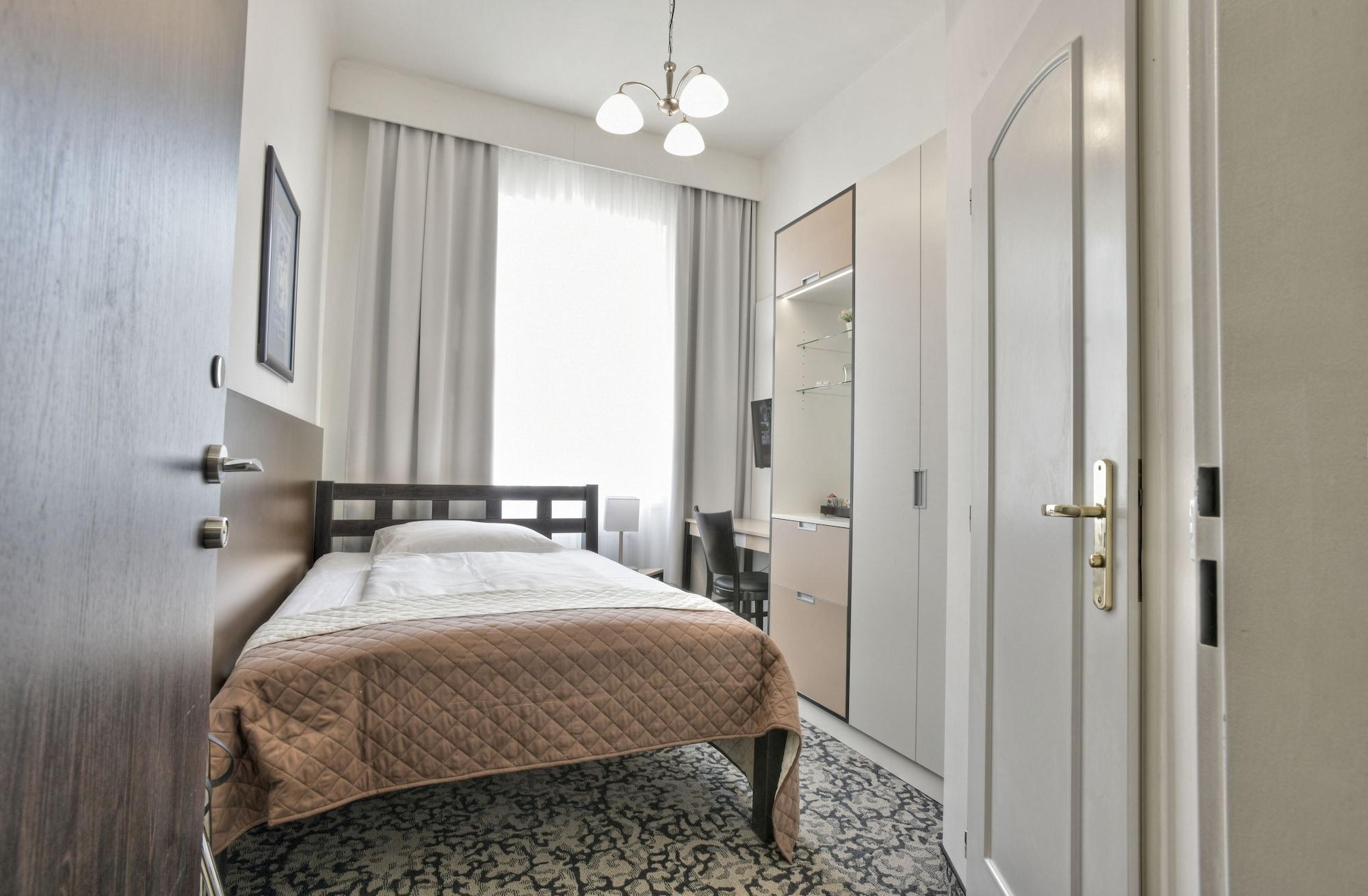 Machova Otel 3*