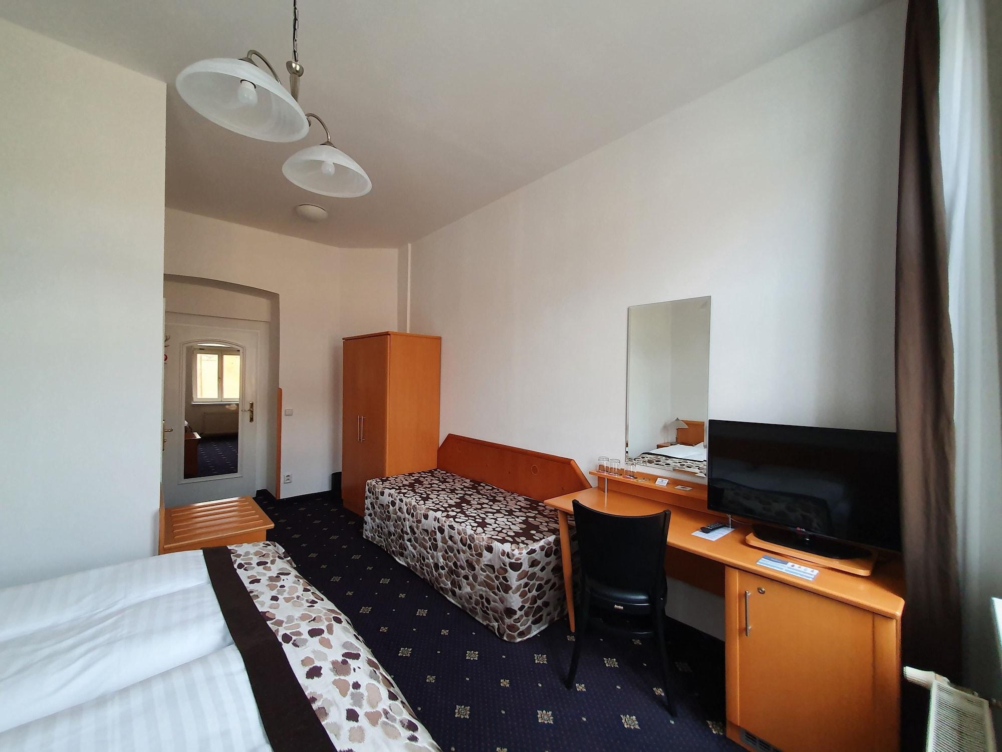 Otel Machova 3*
