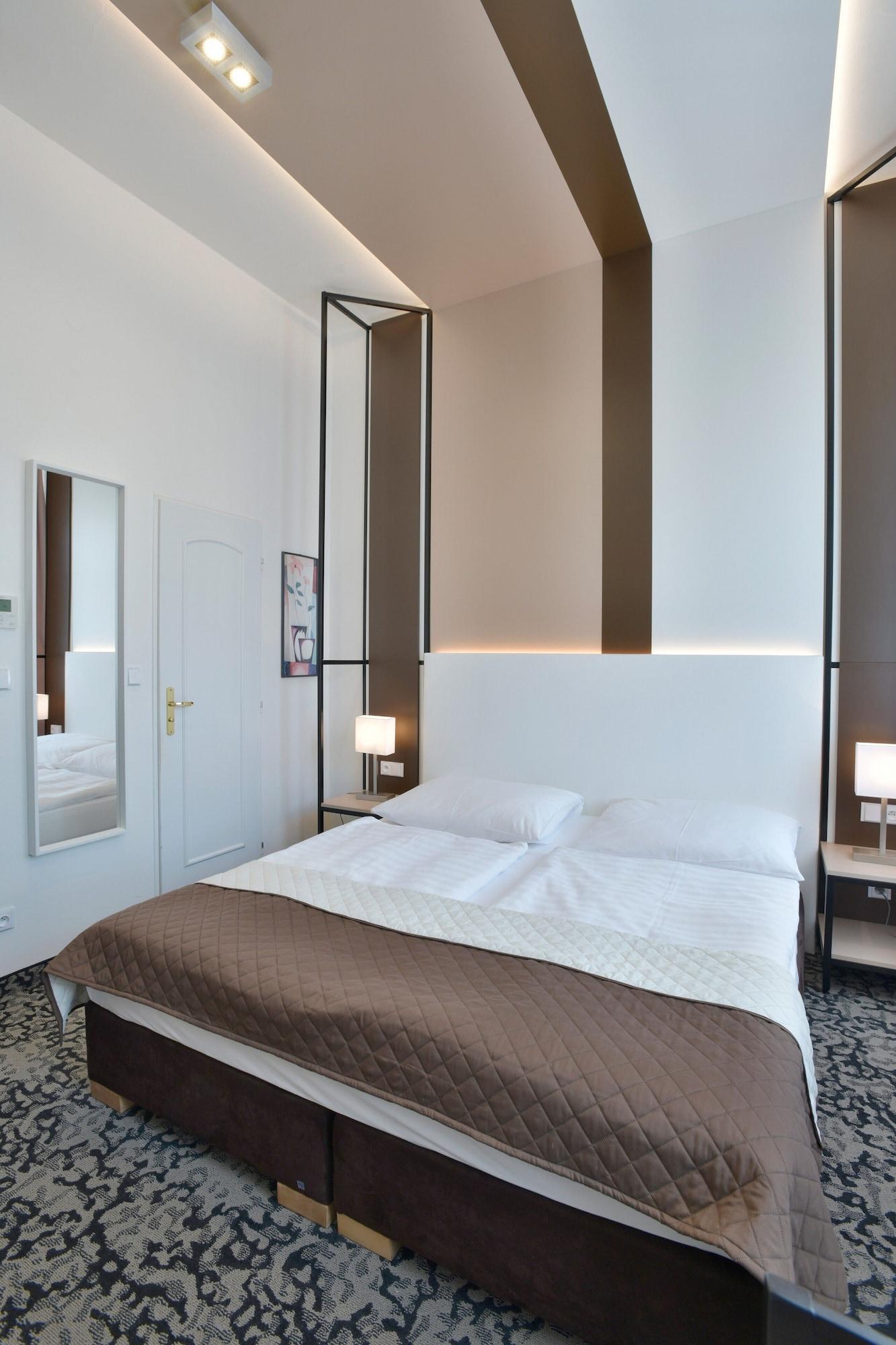 Machova Otel 3*
