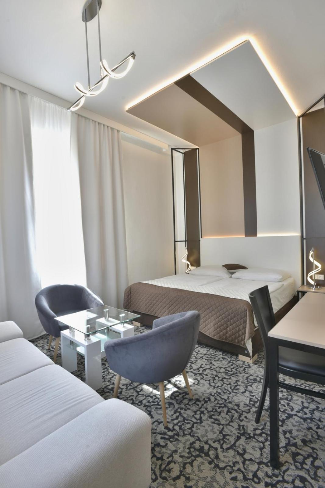 Otel Machova 3*