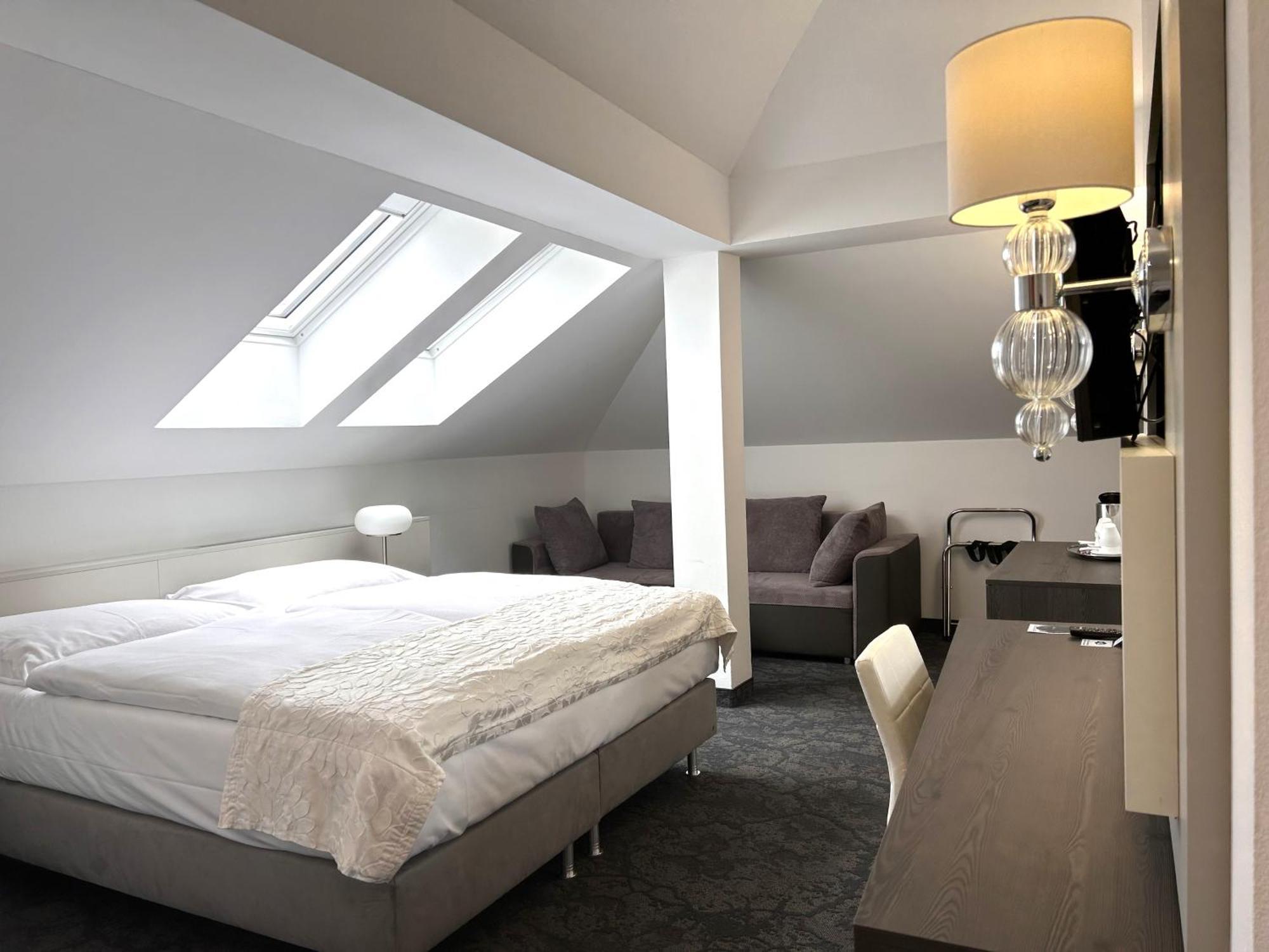 Machova Otel