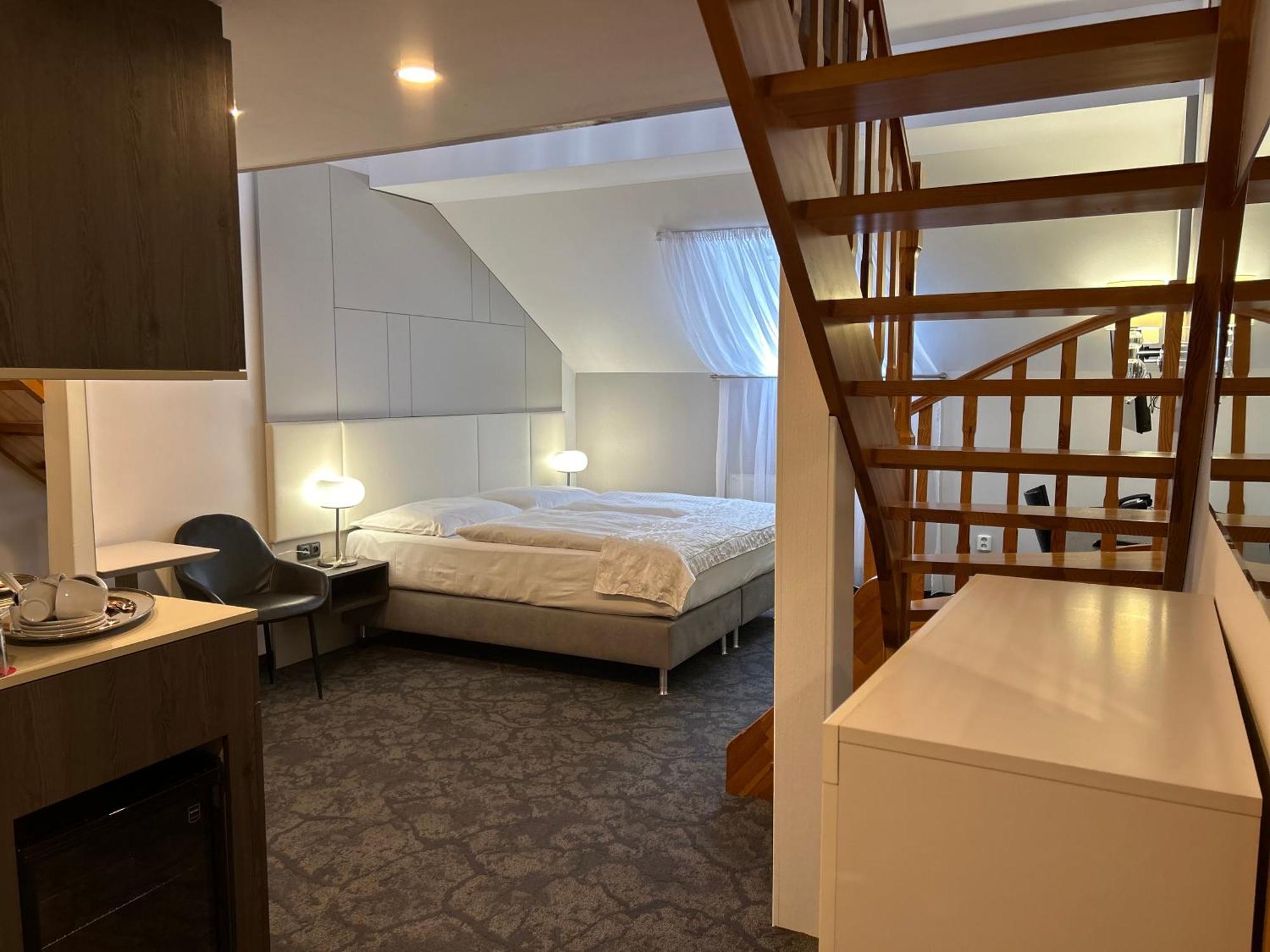 Otel Machova Prag