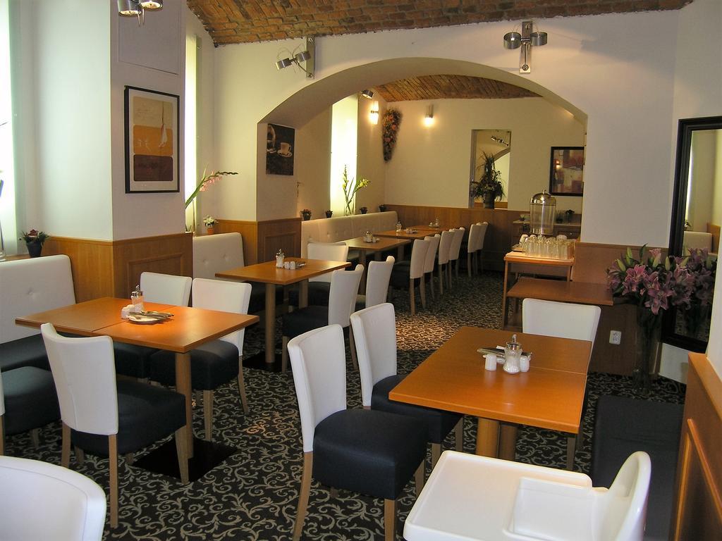 Otel Machova 3*