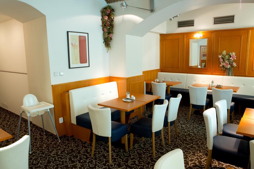 Otel Machova