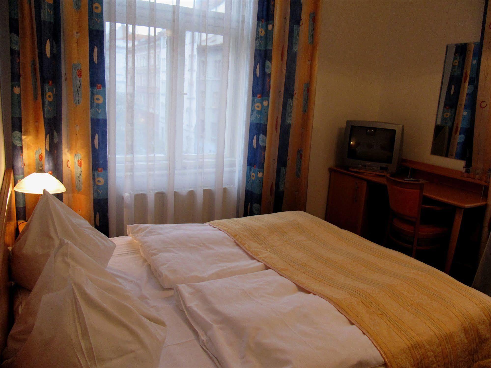 Machova Otel