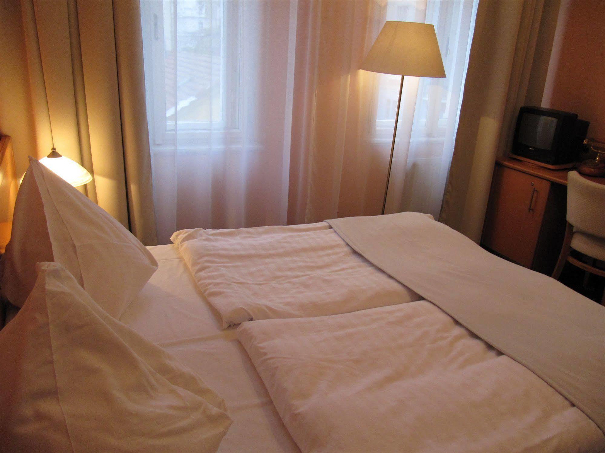 Machova Otel