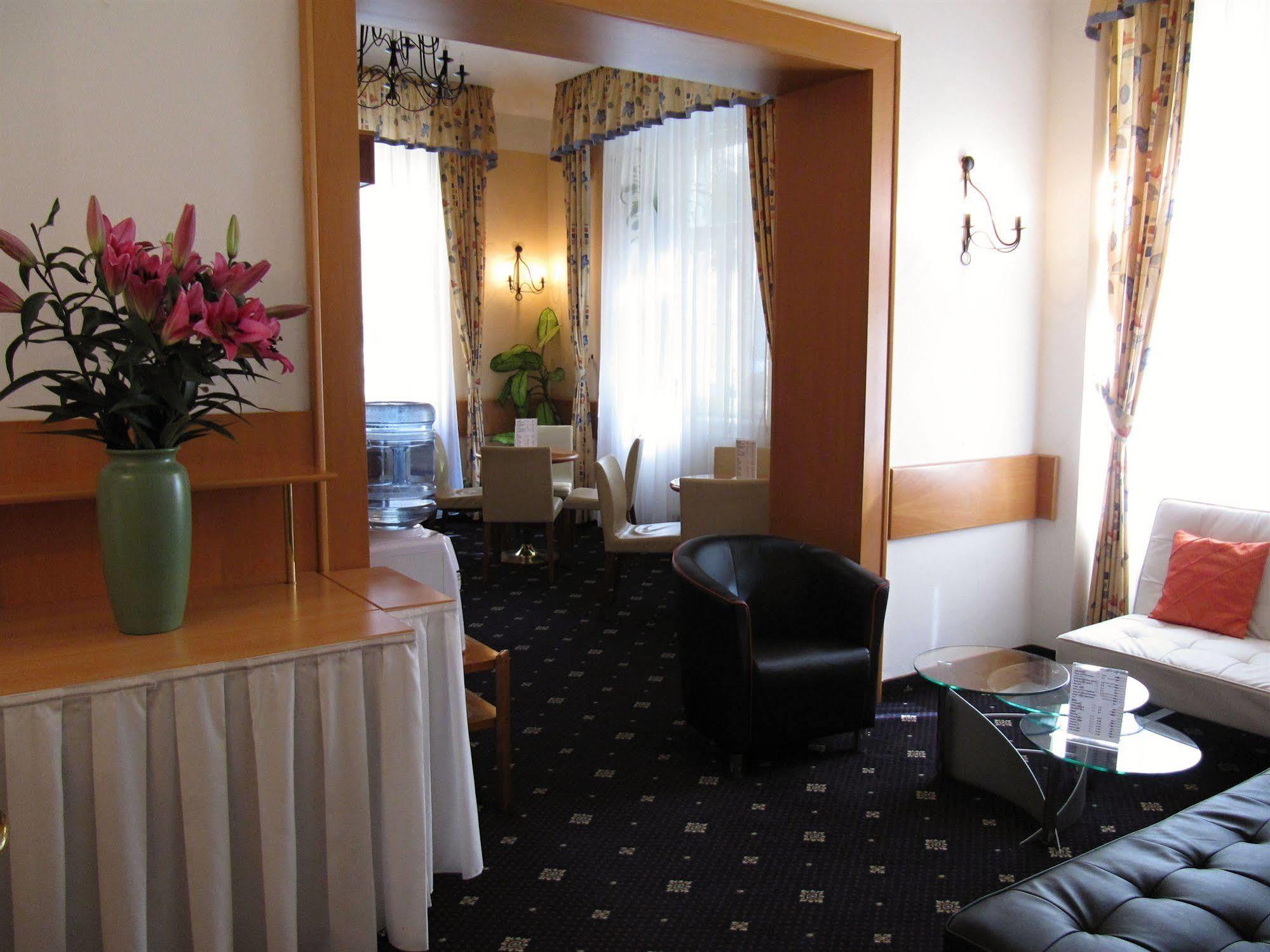 Machova Otel 3*