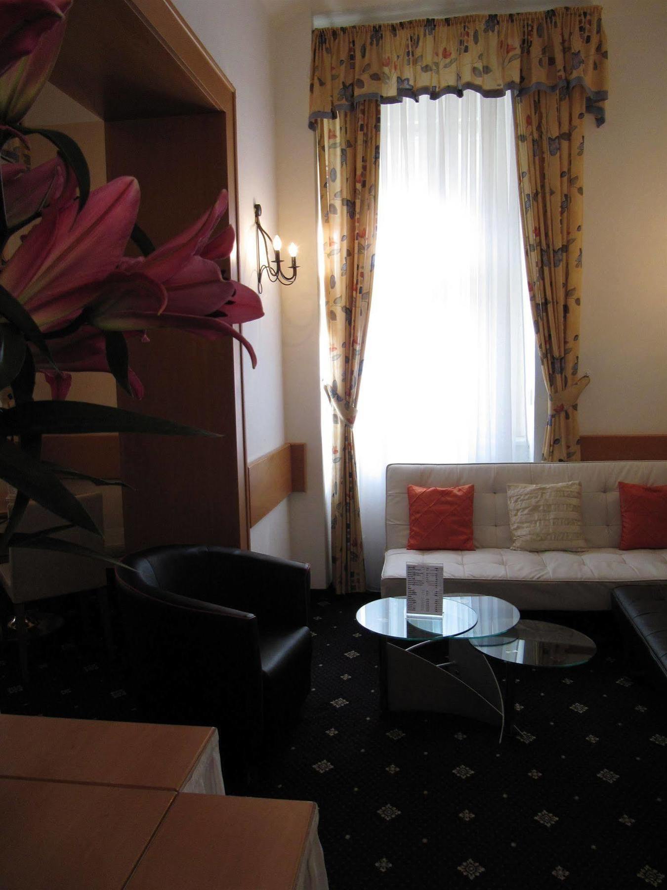 Otel Machova